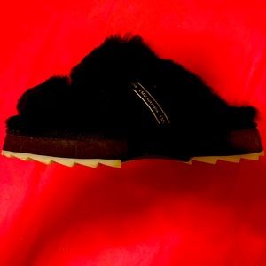 Emu Australia Wobbegong slippers/sliders in Black size 7